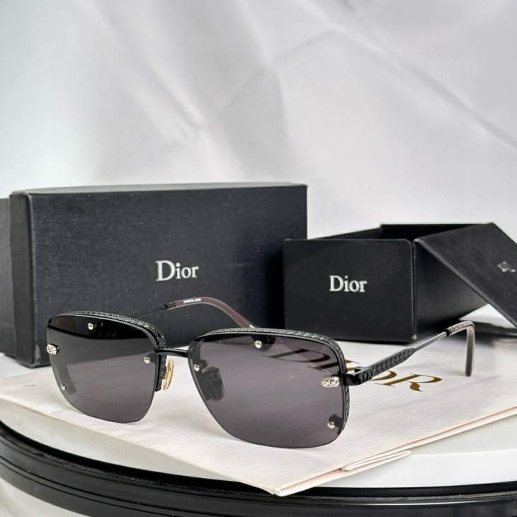 Picture of Dior Sunglasses _SKUfw77620448fw